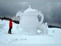 J-K: During snowfall, people showcase creativity by making snow sculptures - Hindi News | J-K: During snowfall, people showcase creativity by making snow sculptures | Latest national News at Lokmattimes.com