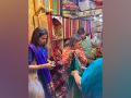German Foreign Minister shops at Chandni Chowk, uses Paytm for payment - Hindi News | German Foreign Minister shops at Chandni Chowk, uses Paytm for payment | Latest entertainment News at Lokmattimes.com