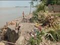 Brahmaputra River erodes entire Assam village, leaves people homeless - Hindi News | Brahmaputra River erodes entire Assam village, leaves people homeless | Latest national News at Lokmattimes.com