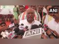 Congress chief Kharge to meet key leaders to check Karnataka poll preparedness - Hindi News | Congress chief Kharge to meet key leaders to check Karnataka poll preparedness | Latest politics News at Lokmattimes.com