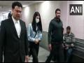 Jacqueline Fernandez appears before Delhi Court in Rs 200 cr money laundering case - Hindi News | Jacqueline Fernandez appears before Delhi Court in Rs 200 cr money laundering case | Latest national News at Lokmattimes.com