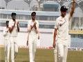 BAN vs IND, 1st Test: Kuldeep's fifer bowls out Bangladesh for 150; KL Rahul, Gill take India to 36/0 (Lunch, Day 3) - Hindi News | BAN vs IND, 1st Test: Kuldeep's fifer bowls out Bangladesh for 150; KL Rahul, Gill take India to 36/0 (Lunch, Day 3) | Latest cricket News at Lokmattimes.com