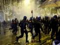 French police use tear gas against fans on Champs-Elysees in Paris: Report - Hindi News | French police use tear gas against fans on Champs-Elysees in Paris: Report | Latest international News at Lokmattimes.com