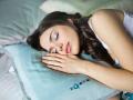 People sleep least in their early 30s to early 50s: Research - Hindi News | People sleep least in their early 30s to early 50s: Research | Latest health News at Lokmattimes.com