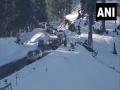 J-K: Snow-clearing parties deployed in Doda as tourist inflow continues - Hindi News | J-K: Snow-clearing parties deployed in Doda as tourist inflow continues | Latest national News at Lokmattimes.com