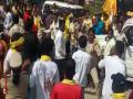 Andhra Pradesh: Police lathi charge TDP workers gathered to welcome Chandrababu Naidu - Hindi News | Andhra Pradesh: Police lathi charge TDP workers gathered to welcome Chandrababu Naidu | Latest politics News at Lokmattimes.com
