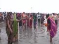 Gangasagar: Devotees take holy dip for second consecutive day - Hindi News | Gangasagar: Devotees take holy dip for second consecutive day | Latest national News at Lokmattimes.com
