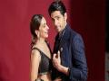 Sidharth Malhotra's cute moments with rumoured girlfriend Kiara Advani, check pics - Hindi News | Sidharth Malhotra's cute moments with rumoured girlfriend Kiara Advani, check pics | Latest entertainment News at Lokmattimes.com