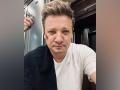 Marvel star Jeremy Renner reveals he broke over 30 bones in snow plow accident - Hindi News | Marvel star Jeremy Renner reveals he broke over 30 bones in snow plow accident | Latest entertainment News at Lokmattimes.com