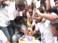 Fans welcome SRK's 'Pathaan' with cakes in Bihar's Patna - Hindi News | Fans welcome SRK's 'Pathaan' with cakes in Bihar's Patna | Latest national News at Lokmattimes.com