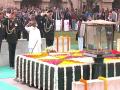 President Murmu, PM Modi pay tributes to Mahatma Gandhi at Raj Ghat - Hindi News | President Murmu, PM Modi pay tributes to Mahatma Gandhi at Raj Ghat | Latest national News at Lokmattimes.com