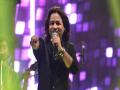 Crowd hurls bottle at singer Kailash Kher during concert in Karnataka; police detain 2 - Hindi News | Crowd hurls bottle at singer Kailash Kher during concert in Karnataka; police detain 2 | Latest national News at Lokmattimes.com