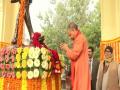 Yogi Adityanath pays tribute to Mahatma Gandhi on his death anniversary - Hindi News | Yogi Adityanath pays tribute to Mahatma Gandhi on his death anniversary | Latest national News at Lokmattimes.com