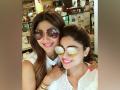 Shilpa Shetty Kundra shares glimpse of Shamita Shetty's birthday bash - Hindi News | Shilpa Shetty Kundra shares glimpse of Shamita Shetty's birthday bash | Latest entertainment News at Lokmattimes.com