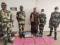 BSF Jawans foil smuggling bid on India-Bangladesh border; 1 Bangladeshi woman held - Hindi News | BSF Jawans foil smuggling bid on India-Bangladesh border; 1 Bangladeshi woman held | Latest national News at Lokmattimes.com