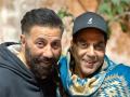 Sunny Deol calls his father Dharmendra his "motivation" - Hindi News | Sunny Deol calls his father Dharmendra his "motivation" | Latest entertainment News at Lokmattimes.com