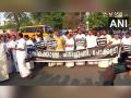 UDF MLAs stage protest against State budget in Kerala - Hindi News | UDF MLAs stage protest against State budget in Kerala | Latest politics News at Lokmattimes.com