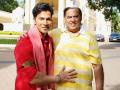 Varun Dhawan cooks halwa for father David Dhawan, latter says "it has very less sugar" - Hindi News | Varun Dhawan cooks halwa for father David Dhawan, latter says "it has very less sugar" | Latest entertainment News at Lokmattimes.com