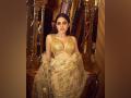 Uorfi stuns in Abu Jani Sandeep Khosla saree, says no designer would give her clothes earlier - Hindi News | Uorfi stuns in Abu Jani Sandeep Khosla saree, says no designer would give her clothes earlier | Latest entertainment News at Lokmattimes.com