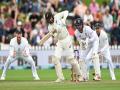 NZ vs Eng Wellington Test Day-3: Kiwis fight back, take battle to Day 4 - Hindi News | NZ vs Eng Wellington Test Day-3: Kiwis fight back, take battle to Day 4 | Latest cricket News at Lokmattimes.com