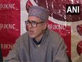 Former J-K CM Omar Abdullah condemns terrorist attack in Pulwama - Hindi News | Former J-K CM Omar Abdullah condemns terrorist attack in Pulwama | Latest national News at Lokmattimes.com