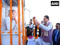 Uttarakhand: CM Dhami pays floral tribute to Gabar Singh Negi and Sridev Suman - Hindi News | Uttarakhand: CM Dhami pays floral tribute to Gabar Singh Negi and Sridev Suman | Latest national News at Lokmattimes.com