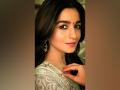 Amid RRR's winning streak, Alia delivers energetic performance on 'Naatu Naatu' - Hindi News | Amid RRR's winning streak, Alia delivers energetic performance on 'Naatu Naatu' | Latest entertainment News at Lokmattimes.com