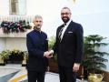 Jaishankar meets UK FS James Cleverly, discuss Young Professional Scheme - Hindi News | Jaishankar meets UK FS James Cleverly, discuss Young Professional Scheme | Latest international News at Lokmattimes.com