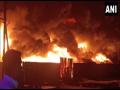 Gujarat: Massive fire breaks out in Vadodara's chemical factory; fire tenders on spot - Hindi News | Gujarat: Massive fire breaks out in Vadodara's chemical factory; fire tenders on spot | Latest national News at Lokmattimes.com