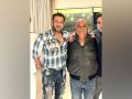 "Always loved cared n respected him": Salman Khan mourns demise of Satish Kaushik - Hindi News | "Always loved cared n respected him": Salman Khan mourns demise of Satish Kaushik | Latest entertainment News at Lokmattimes.com