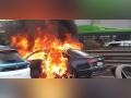 Car catches fire in Delhi's Chhattarpur area, no casualties reported - Hindi News | Car catches fire in Delhi's Chhattarpur area, no casualties reported | Latest national News at Lokmattimes.com