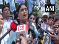 YSRTP chief YS Sharmila detained by police during protest against Telangana govt - Hindi News | YSRTP chief YS Sharmila detained by police during protest against Telangana govt | Latest national News at Lokmattimes.com