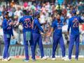 Shami, Siraj's fiery bowling help India bundle out Australia for 188 in 1st ODI - Hindi News | Shami, Siraj's fiery bowling help India bundle out Australia for 188 in 1st ODI | Latest cricket News at Lokmattimes.com