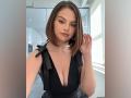 Selena Gomez becomes first woman to hit 400 million followers on Instagram - Hindi News | Selena Gomez becomes first woman to hit 400 million followers on Instagram | Latest entertainment News at Lokmattimes.com