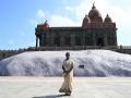 President Murmu visits Vivekananda Rock Memorial in Tamil Nadu - Hindi News | President Murmu visits Vivekananda Rock Memorial in Tamil Nadu | Latest national News at Lokmattimes.com