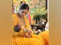 Sonam Kapoor celebrates Mother's Day lunch with her friends in UK; Check out pictures - Hindi News | Sonam Kapoor celebrates Mother's Day lunch with her friends in UK; Check out pictures | Latest entertainment News at Lokmattimes.com