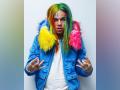 Rapper Tekashi 6ix9ine hospitalized after attack at gym in Florida - Hindi News | Rapper Tekashi 6ix9ine hospitalized after attack at gym in Florida | Latest entertainment News at Lokmattimes.com