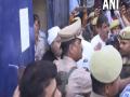 "They want to kill me..." Atiq Ahmed alleges as UP Police leave with him from Sabarmati Jail - Hindi News | "They want to kill me..." Atiq Ahmed alleges as UP Police leave with him from Sabarmati Jail | Latest national News at Lokmattimes.com