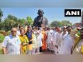 BJP's OBC MPs hold protest in front of Gandhi statue at Parliament, demand apology from Rahul Gandhi - Hindi News | BJP's OBC MPs hold protest in front of Gandhi statue at Parliament, demand apology from Rahul Gandhi | Latest politics News at Lokmattimes.com