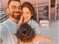 Kodak moment: Virat Kohli crosses 'bridge of doubts and into love' with loves of his life wife Anushka, daughter Vamika - Hindi News | Kodak moment: Virat Kohli crosses 'bridge of doubts and into love' with loves of his life wife Anushka, daughter Vamika | Latest entertainment News at Lokmattimes.com