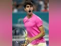 Miami Open: Carlos Alcaraz outclasses Taylor Fritz to set SFs clash against Jannik Sinner - Hindi News | Miami Open: Carlos Alcaraz outclasses Taylor Fritz to set SFs clash against Jannik Sinner | Latest tennis News at Lokmattimes.com