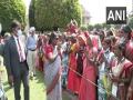 President Murmu meets women self-help groups at Amrit Udyan - Hindi News | President Murmu meets women self-help groups at Amrit Udyan | Latest national News at Lokmattimes.com