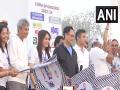 Kiren Rijiju flags off 'IIFL Jito Ahimsa Run' for cause of peace and non-violence - Hindi News | Kiren Rijiju flags off 'IIFL Jito Ahimsa Run' for cause of peace and non-violence | Latest national News at Lokmattimes.com