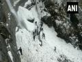 7 tourists killed, several injured as avalanche hits Sikkim's Nathula - Hindi News | 7 tourists killed, several injured as avalanche hits Sikkim's Nathula | Latest national News at Lokmattimes.com