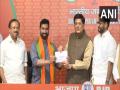 Congress veteran AK Antony's son Anil Antony joins BJP - Hindi News | Congress veteran AK Antony's son Anil Antony joins BJP | Latest politics News at Lokmattimes.com