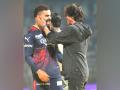 IPL 2023: SRK teaches Virat Kohli 'Jhoome Jo Pathaan' hook step - Hindi News | IPL 2023: SRK teaches Virat Kohli 'Jhoome Jo Pathaan' hook step | Latest entertainment News at Lokmattimes.com