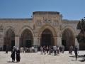 Israeli forces break up worshippers near Al-Aqsa Mosque, tensions escalate - Hindi News | Israeli forces break up worshippers near Al-Aqsa Mosque, tensions escalate | Latest international News at Lokmattimes.com