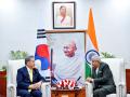 Vice President Dhankhar, South Korea's Foreign Minister Park Jin stress on cultural, people-to-people ties - Hindi News | Vice President Dhankhar, South Korea's Foreign Minister Park Jin stress on cultural, people-to-people ties | Latest international News at Lokmattimes.com