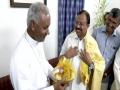 Kerala: MoS MEA V Muraleedharan visits Latin Diocese Bishop House on Easter - Hindi News | Kerala: MoS MEA V Muraleedharan visits Latin Diocese Bishop House on Easter | Latest national News at Lokmattimes.com