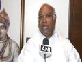 Congress president Mallikarjun Kharge to hold meeting in Delhi, Rahul Gandhi likely to attend - Hindi News | Congress president Mallikarjun Kharge to hold meeting in Delhi, Rahul Gandhi likely to attend | Latest politics News at Lokmattimes.com